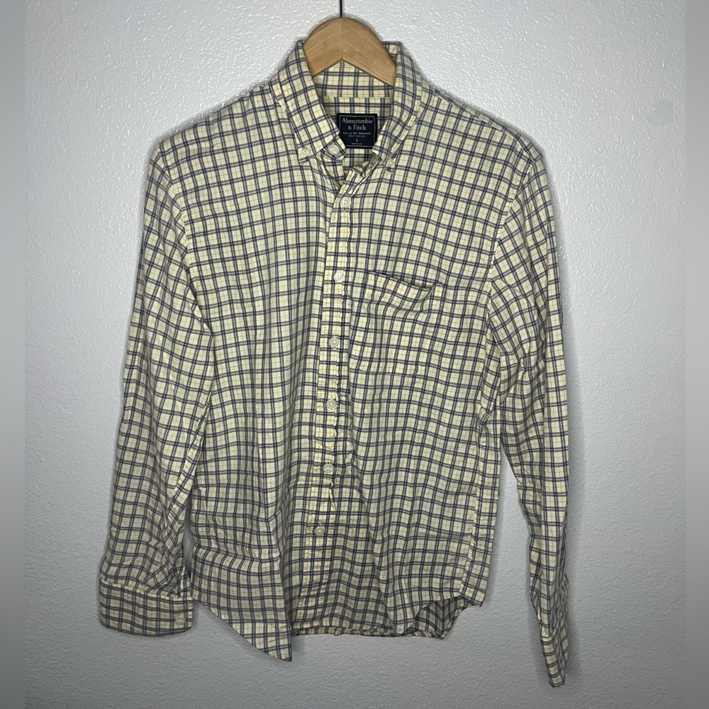 Abercrombie & Fitch Men’s Long Sleeve Button down Shirt size S yellow